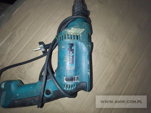 Sprzęt warsztatowy - pakiet zawierający 12 poz. asort. (wg oddzielnego wykazu), w tym m.in.: spawarka, szlifierki, wiertarki itp. 